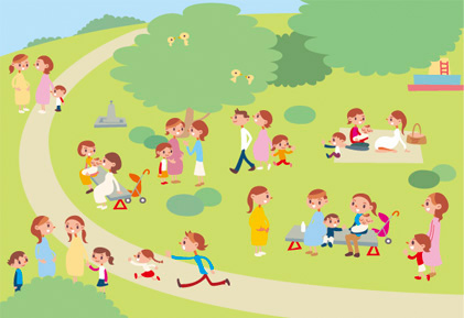 ”webサイトイラスト画像。出産準備中の妊婦さんたちの集う公園広場。散歩道や穏やかな木かげで情報交換の立ち話やベンチに座って話したり、先輩ママのアドバイスを聞く景色。子供たちも安心して遊んでいる。”